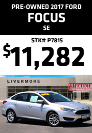 Pre-Owned 2017 Ford Focus SE 