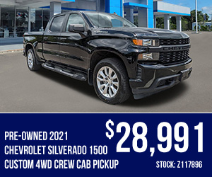 Pre-Owned 2021 chevrolet silverado 1500 custom 4wd crew