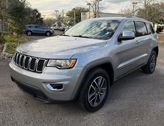 Pre-Owned 2020 jeep grand cherokee laredo offer