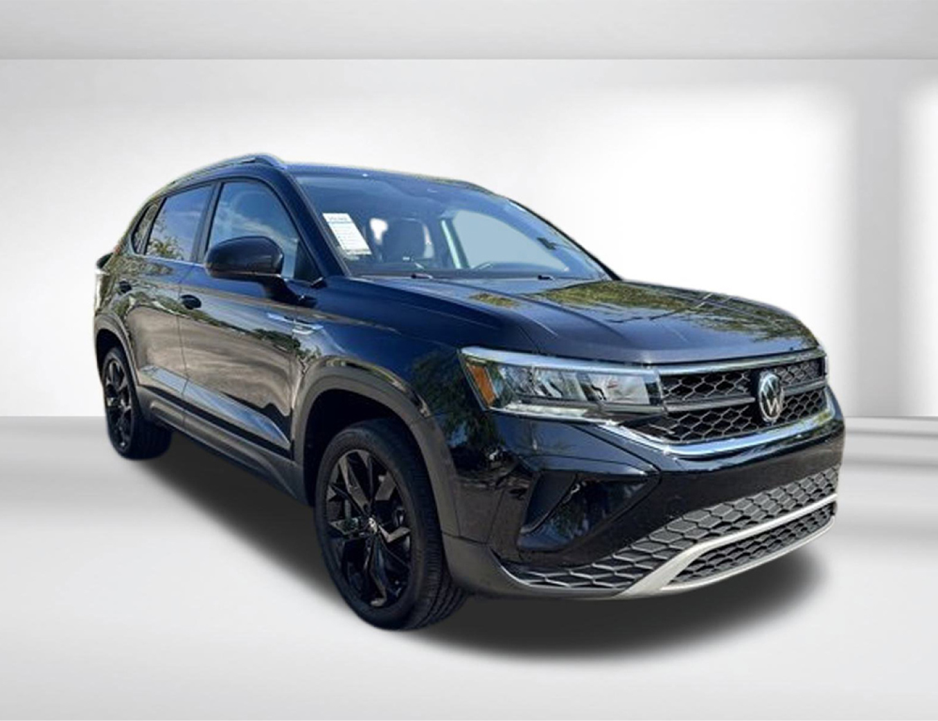 Pre-Owned 2023 Volkswagen Tiguan image